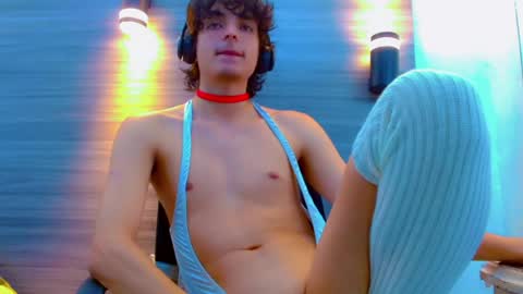 ethan online show from August 11, 6:43 pm