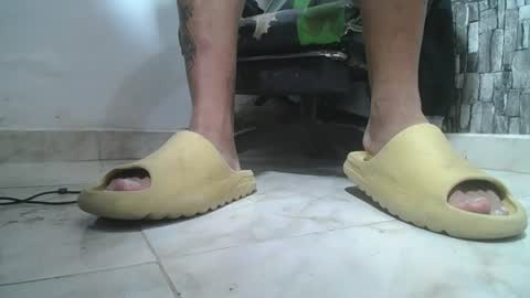 sr master cum its my old account online show from August 14, 9:07 pm