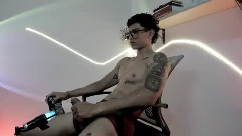 srghost333 online show from August 7, 8:53 pm