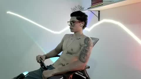 srghost333 online show from August 11, 10:12 pm