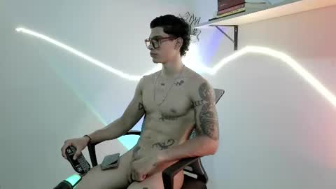 srghost333 online show from August 12, 2:36 am