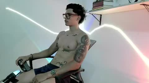 srghost333 online show from August 14, 10:24 pm