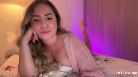 Sophie 3 online show from June 12, 1:45 am