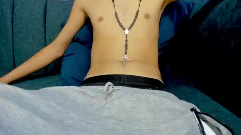 ssombra_1 online show from August 13, 12:19 pm