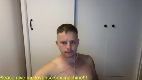 st1vemaster01 online show from July 14, 12:52 pm