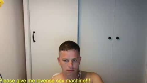 st1vemaster01 online show from July 17, 12:38 pm