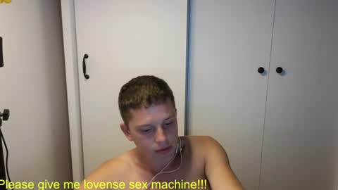 st1vemaster01 online show from August 4, 2:03 pm