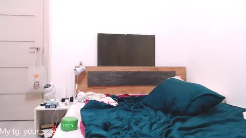 Ella online show from May 15, 6:41 pm