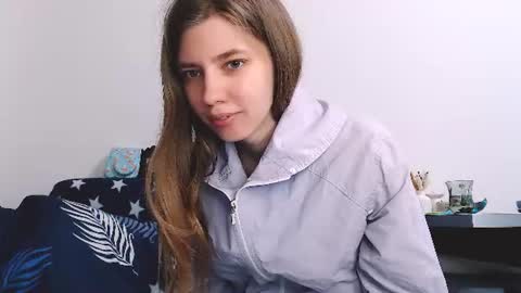 Ella online show from July 12, 11:00 pm