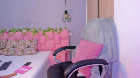 stacy online show from August 4, 10:29 pm