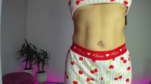 IG stacy mb1   TWstacymalibu110 online show from July 13, 11:21 pm