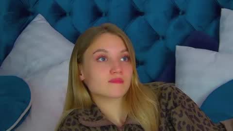 StacyEvances online show from August 11, 2:24 am
