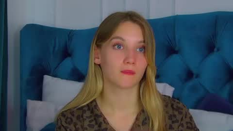 StacyEvances online show from August 11, 4:36 am