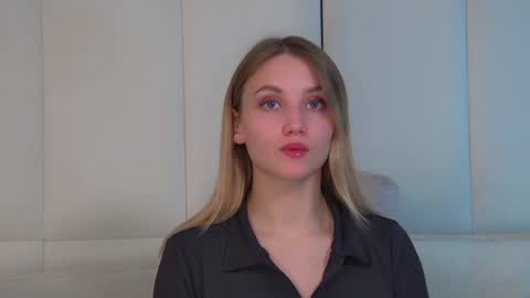 StacyEvances online show from August 15, 8:24 pm