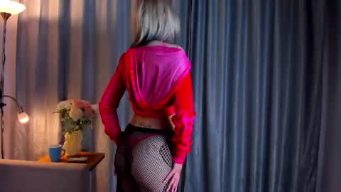 stacyparkerr online show from August 4, 12:51 am