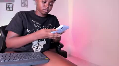 staicy online show from August 3, 10:06 pm
