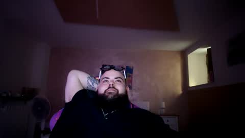 stallion_bear online show from August 13, 6:16 am