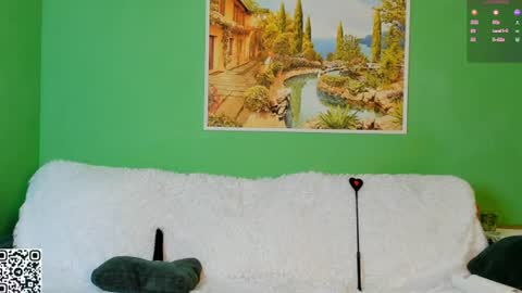 Eliza online show from August 12, 1:02 pm