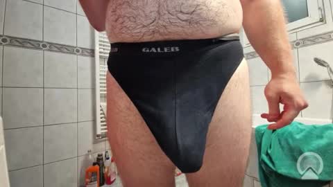 DominantBullGuyxxx online show from August 3, 11:34 pm