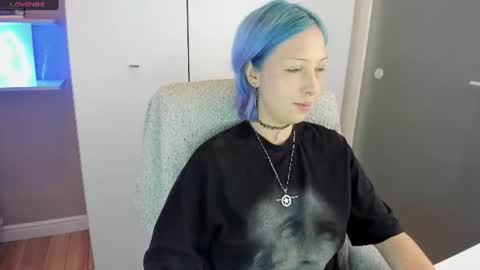 Elli online show from June 16, 10:52 pm
