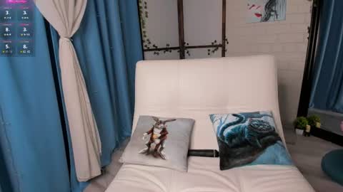 Chloe online show from August 3, 4:03 pm
