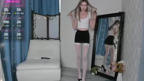 Chloe online show from August 15, 2:10 pm