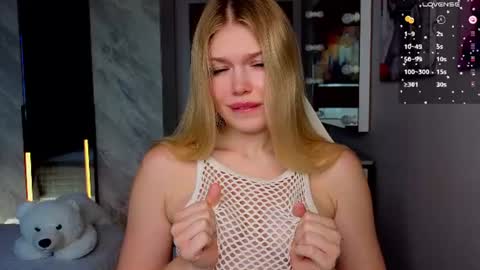 Caroline online show from August 5, 3:48 am