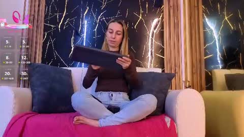 starlight_mature11_aws online show from July 30, 1:46 am
