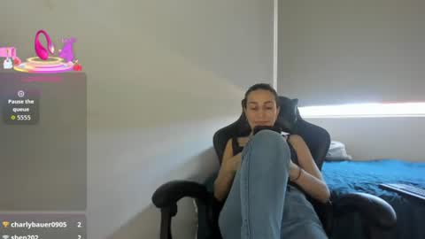starlight_mature23_aws online show from August 2, 8:49 pm