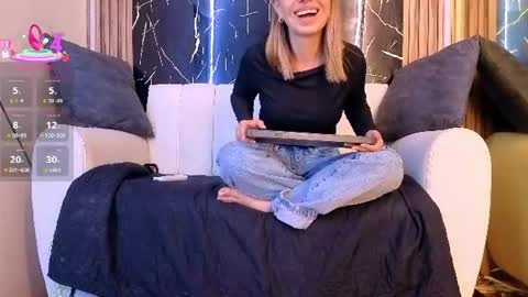 starlight_mature23_aws online show from August 14, 11:08 pm