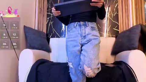 starlight_mature23_aws online show from August 15, 12:14 am