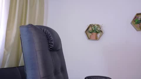 stefannycipriani_ online show from July 27, 3:06 pm
