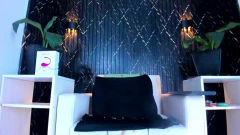 stefanyvillarreal online show from August 13, 9:18 pm