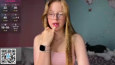 STEFI  Streams every day from 10 PM GTM1  online show from July 24, 11:19 pm