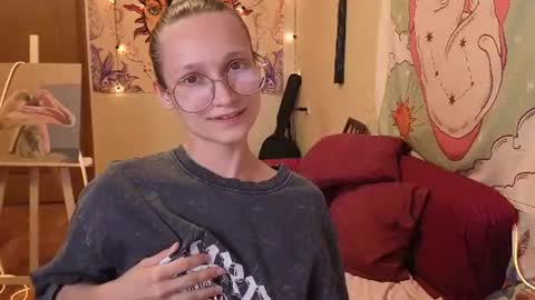 Stella online show from August 10, 9:27 pm