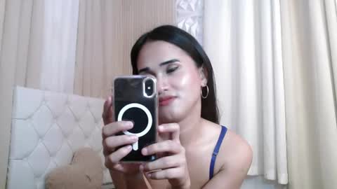 Stella Siner online show from July 30, 4:03 pm