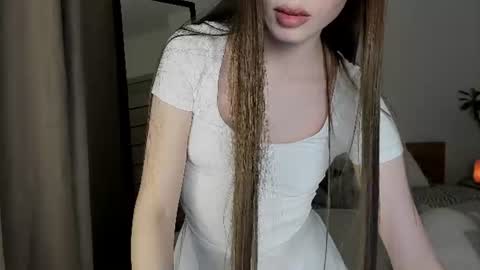 stella_sunny online show from August 6, 12:42 am