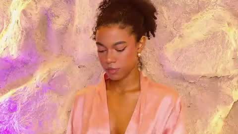 S T E L L A online show from August 9, 8:26 am