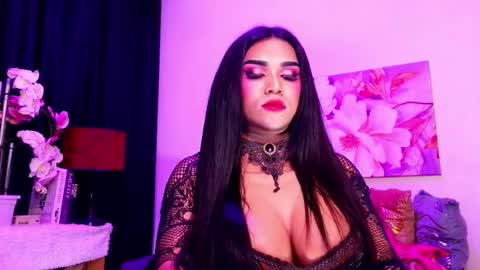 CALL ME STELLA online show from August 5, 3:10 pm