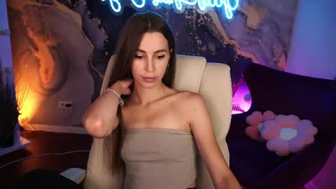 stellahoneywell online show from August 14, 11:47 am