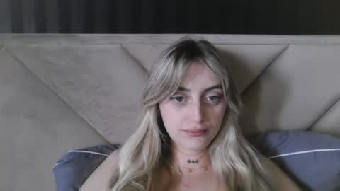 Stella online show from August 13, 1:36 pm