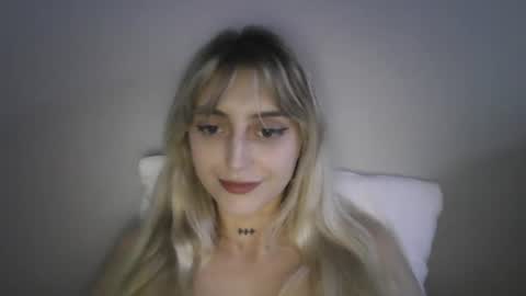 Stella online show from August 16, 4:33 pm