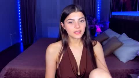 StellaRainbow online show from August 14, 8:01 pm