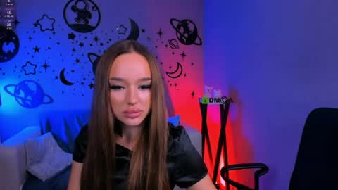 Stella online show from August 4, 7:22 pm
