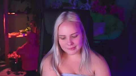 Stella online show from July 30, 5:53 pm