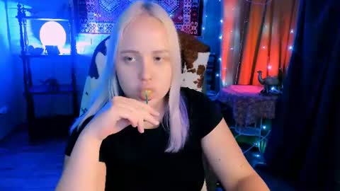 Stella online show from August 6, 6:18 pm