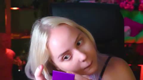Stella online show from August 7, 12:38 pm
