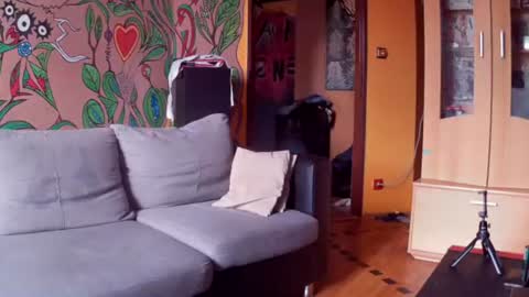 leeboytoy online show from August 10, 3:24 pm