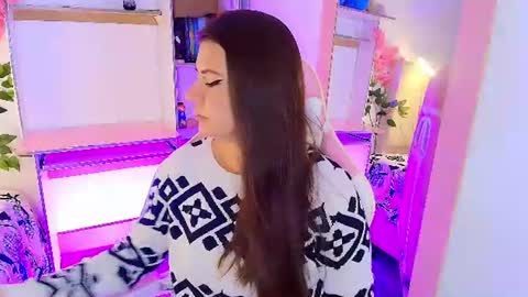 Marie  online show from August 4, 6:10 am
