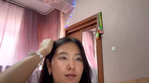 Elly online show from August 8, 12:27 pm